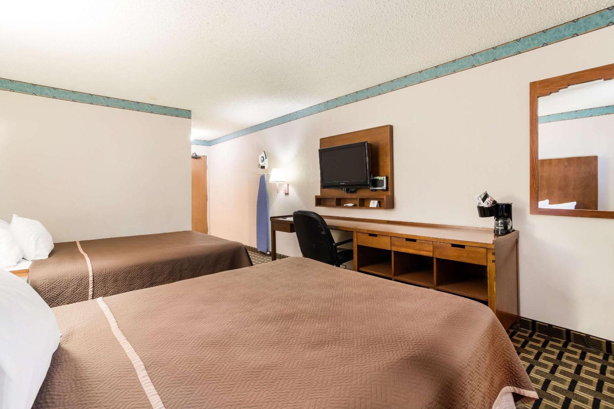 Rodeway Inn Gallup Exteriér fotografie
